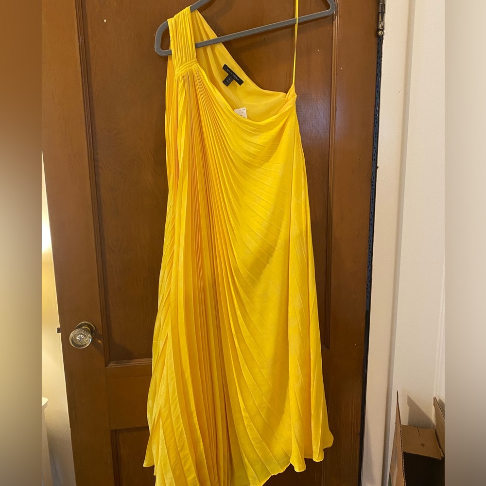 Banana republic yellow one shoulder pleated dress